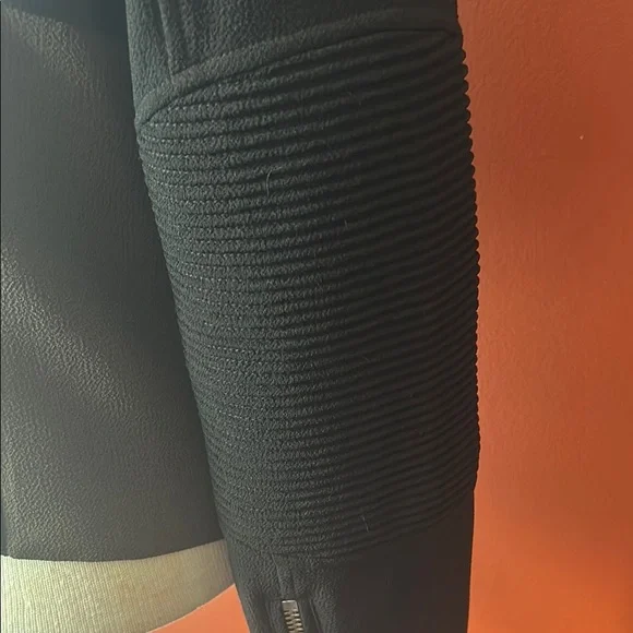 Aritzia Wilfred Black and Brown Bomber Jacket - Picture 13 of 16